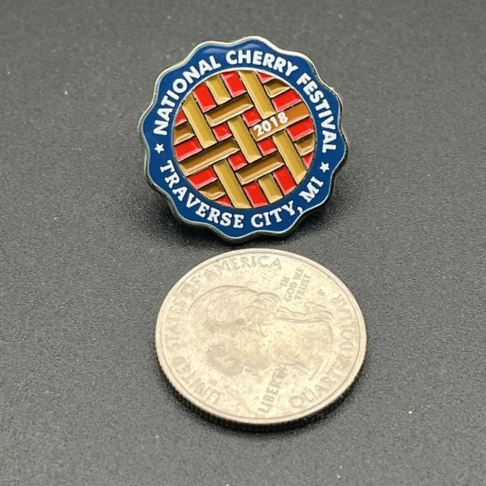 2018 National Cherry Festival Traverse City Michigan Cherry Pie Lapel Hat Pin‎